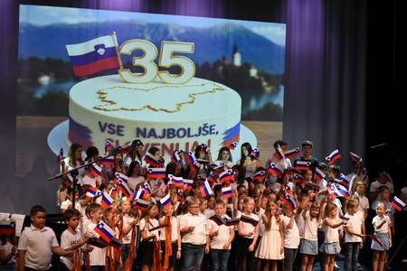 Glasovi domovine 53